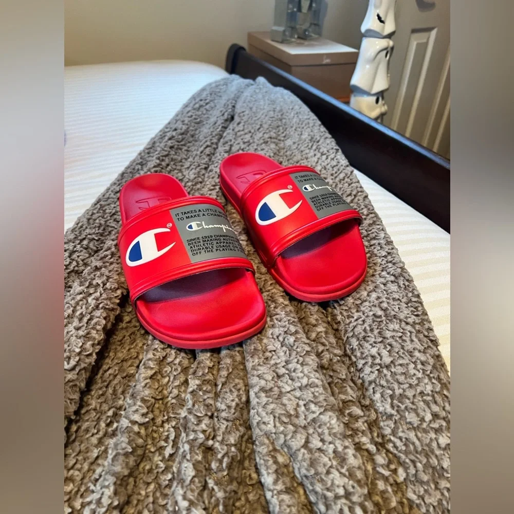 Men’s Champion Red Slides (Size 9)